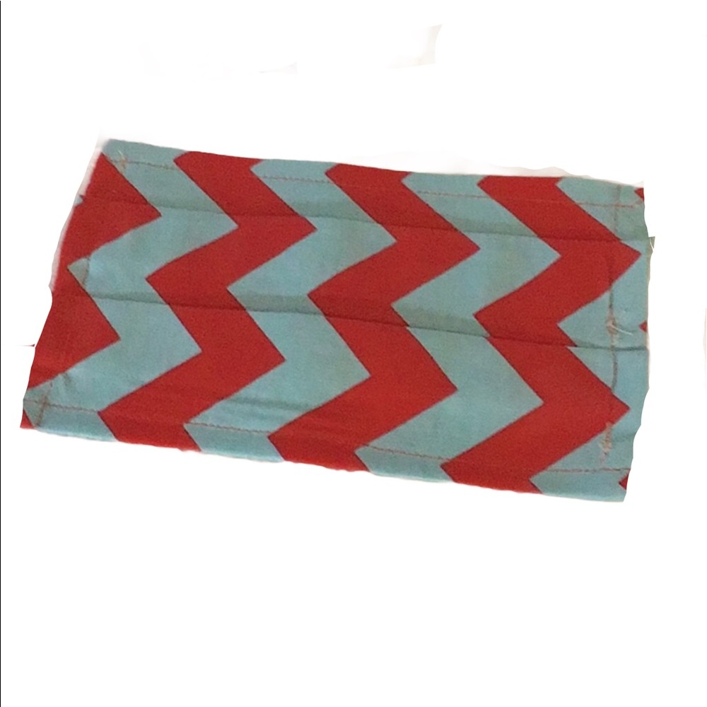 Red and blue chevron mask with filter pocket new